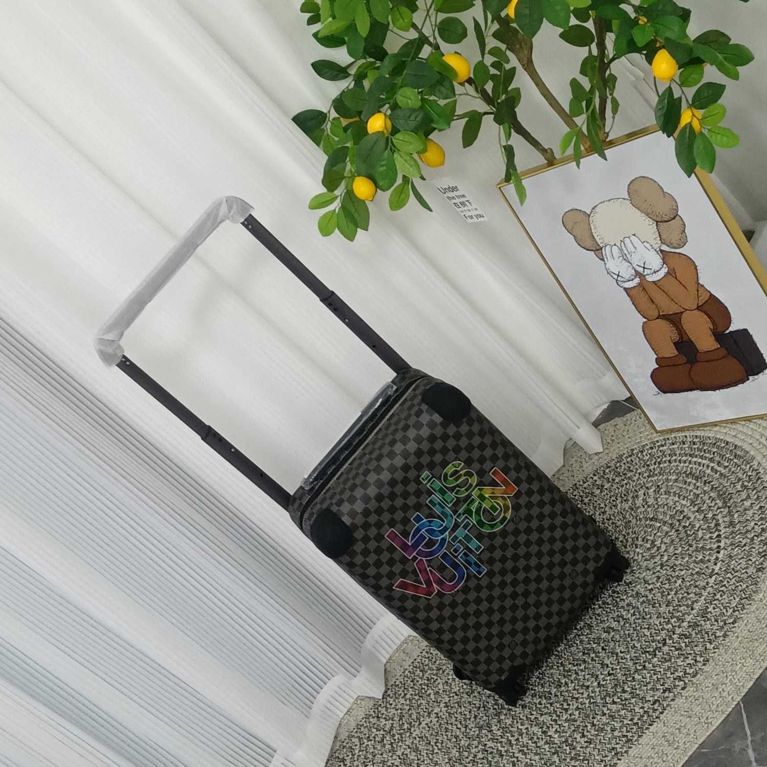 Louis Vuitton Luggage  20inch - DopestKickz