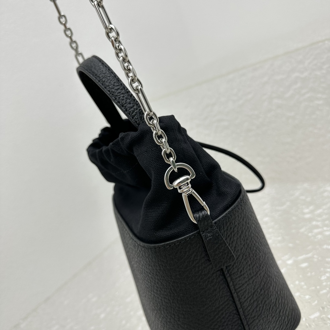 Maison Margiela Women's Bucket Bag(15x23×15cm) - DopestKickz