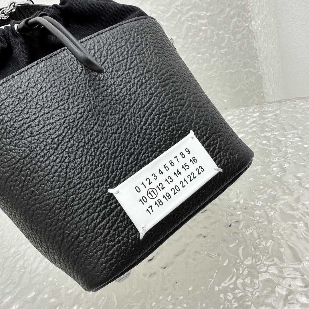 Maison Margiela Women's Bucket Bag(15x23×15cm) - DopestKickz