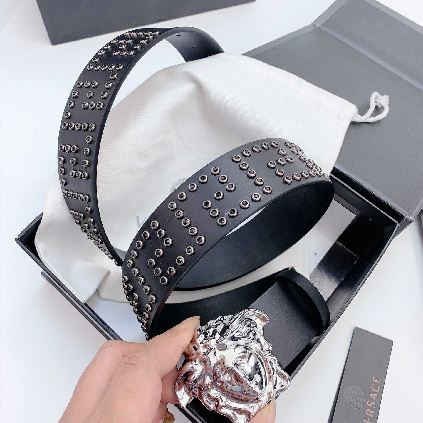 Versace Medusa Leathre Belt    40mm - DopestKickz