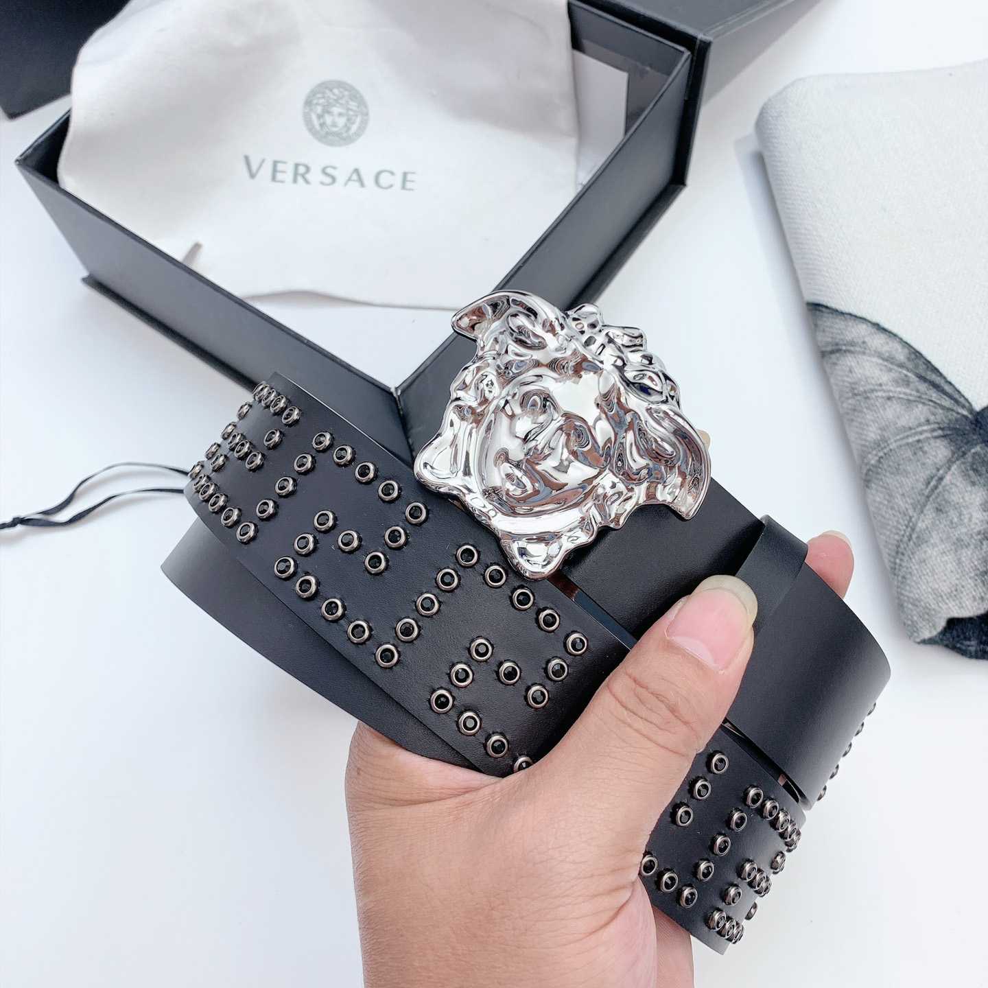 Versace Medusa Leathre Belt    40mm - DopestKickz