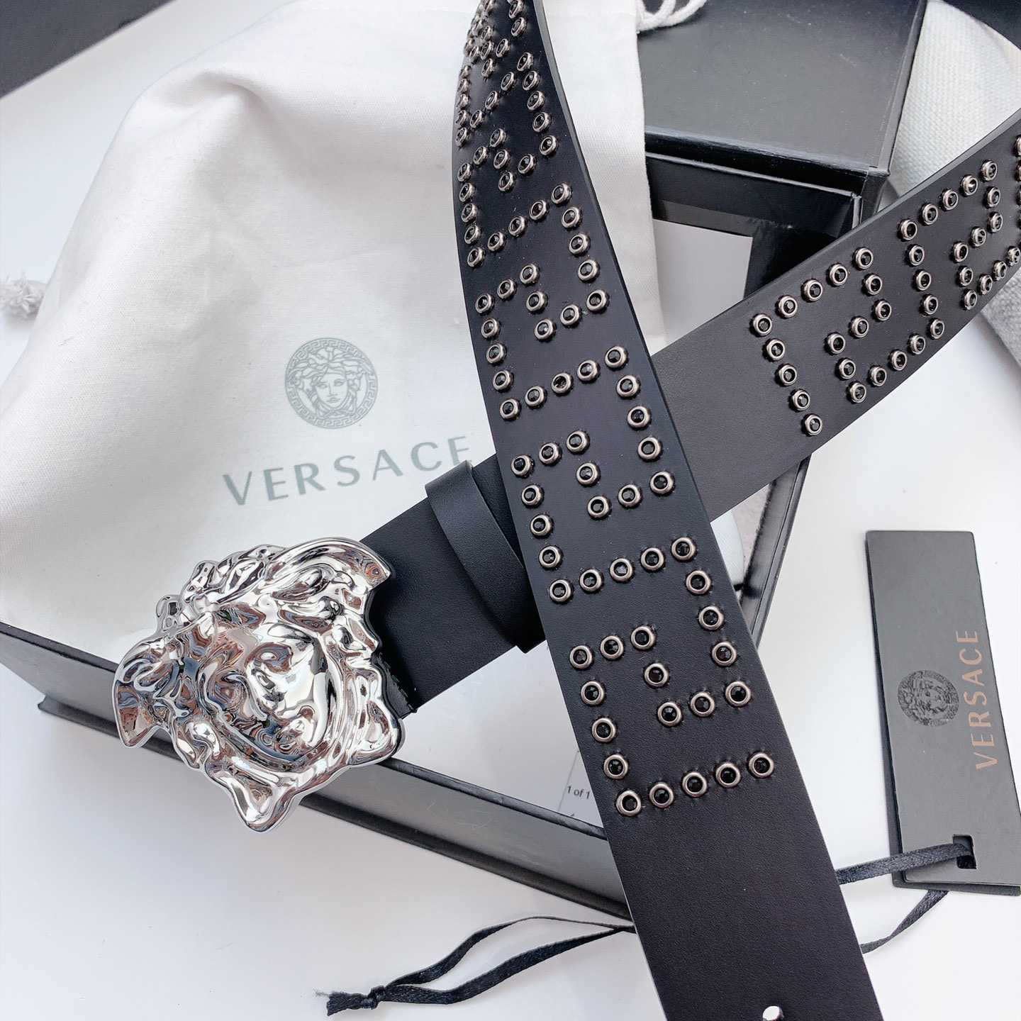 Versace Medusa Leathre Belt    40mm - DopestKickz