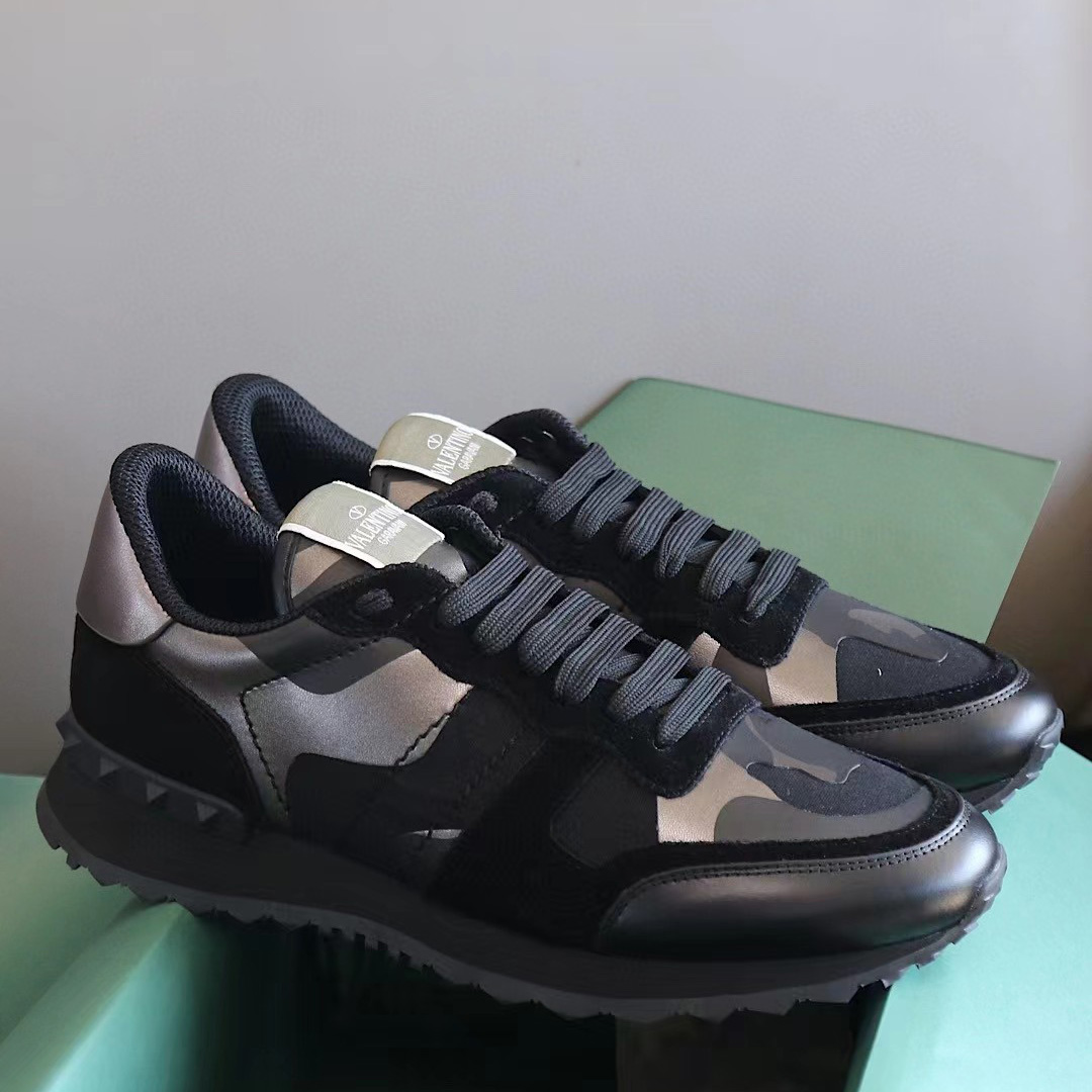 Valenti Garavani Rockrunner Sneakers - DopestKickz