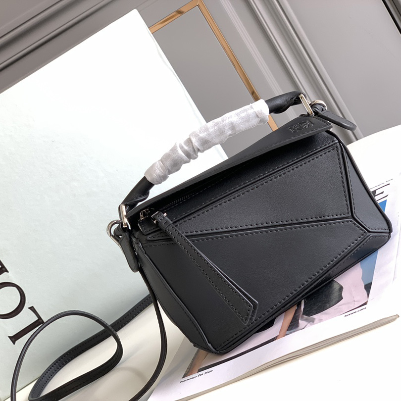 Loewe Mini Puzzle Bag  (18*12.5*8cm) - DopestKickz