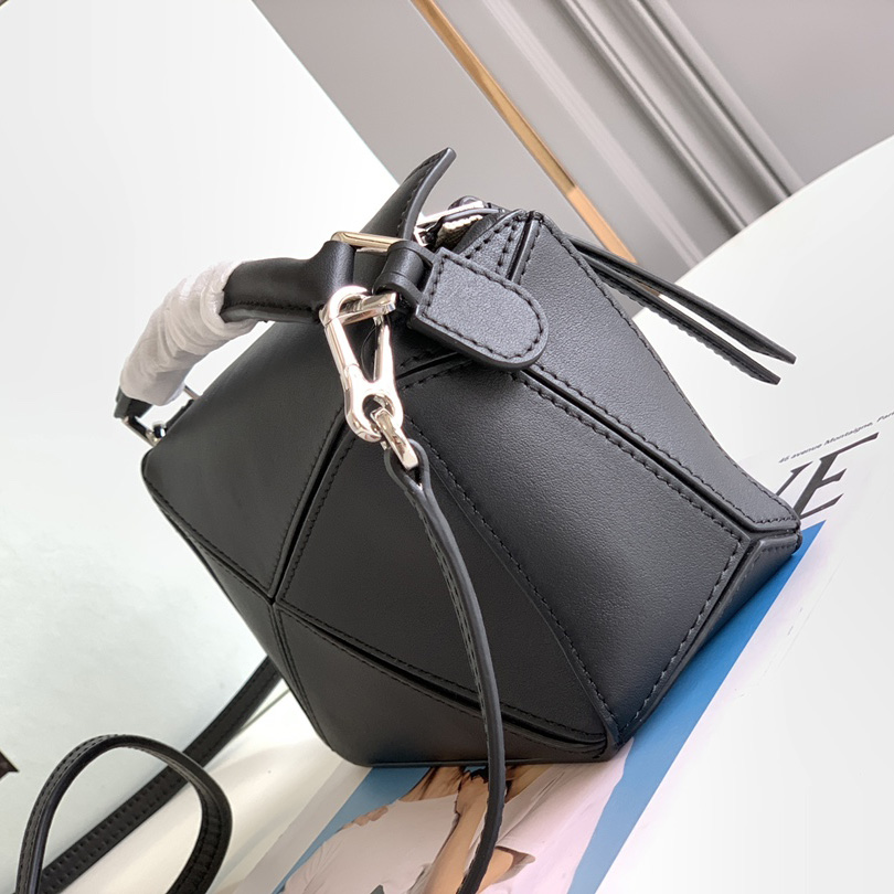 Loewe Mini Puzzle Bag  (18*12.5*8cm) - DopestKickz