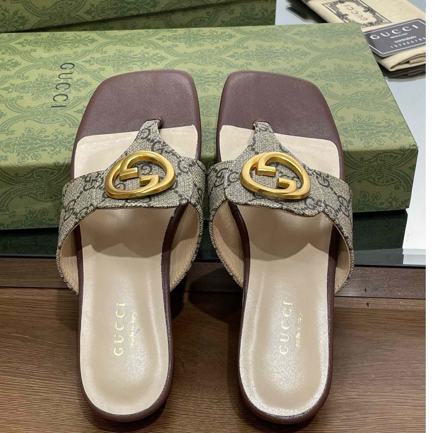 Gucci Womens Gucci Blondie Thong Sandal - DopestKickz