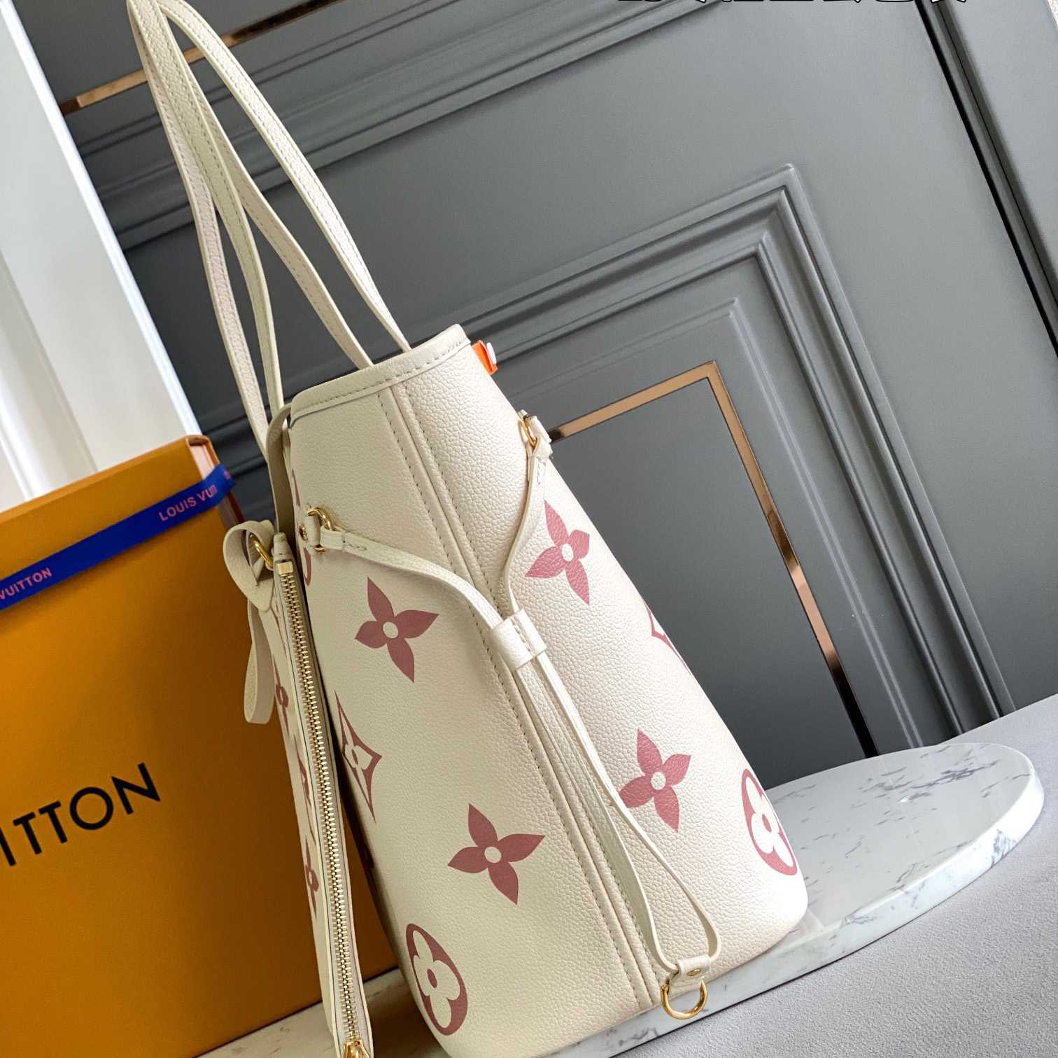 Louis Vuitton Neverfull MM Tote (32x29x17CM)    M21579 - DopestKickz