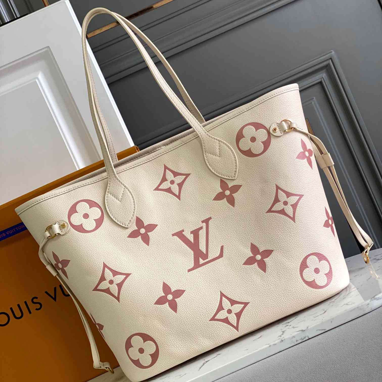 Louis Vuitton Neverfull MM Tote (32x29x17CM)    M21579 - DopestKickz
