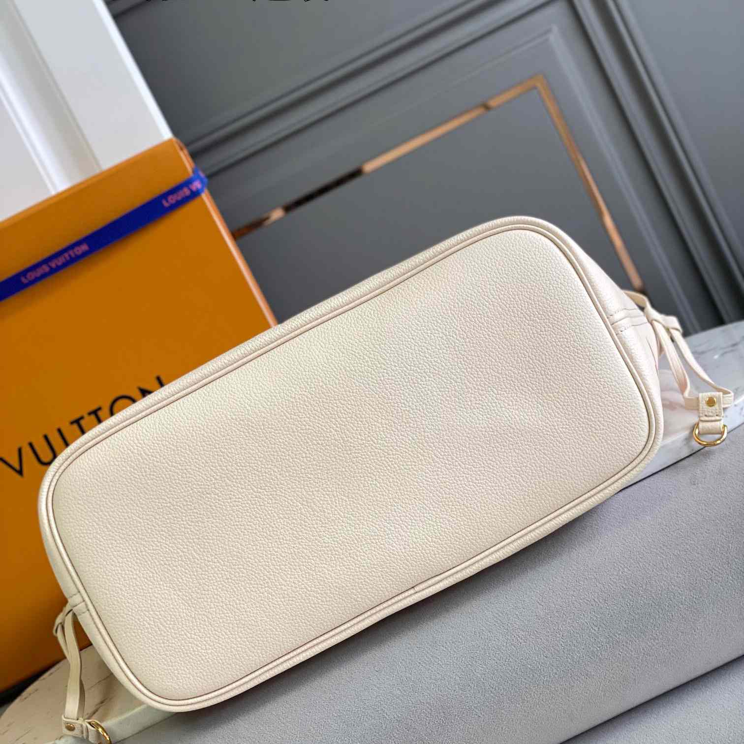 Louis Vuitton Neverfull MM Tote (32x29x17CM)    M21579 - DopestKickz