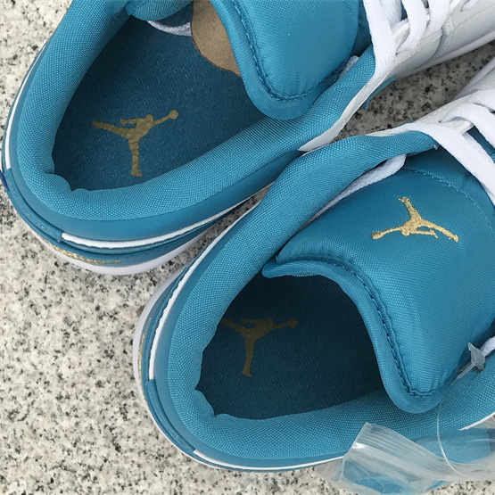 Air Jordan 1 Low Sneaker     553560-174 - DopestKickz