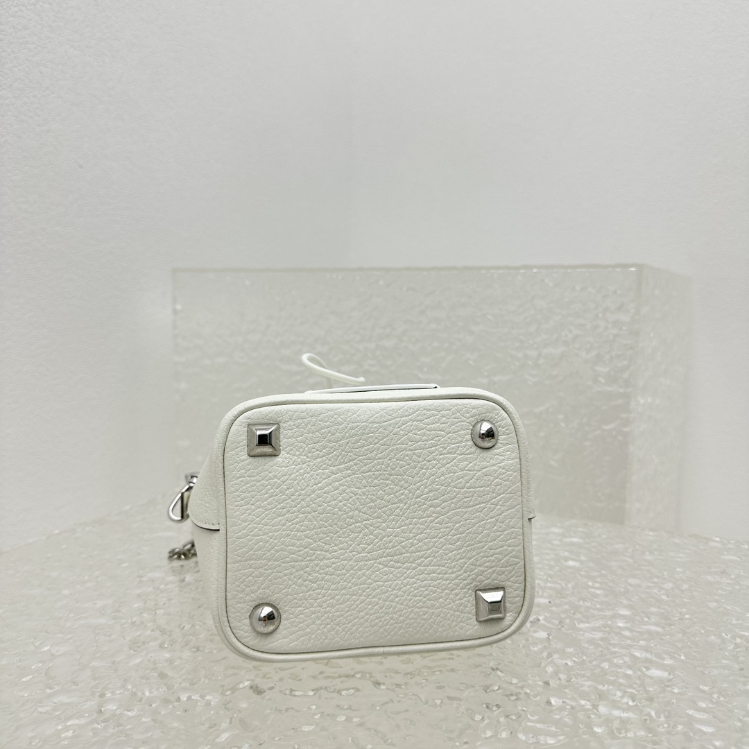 Maison Margiela Women's Bucket Bag(15x23×15cm) - DopestKickz