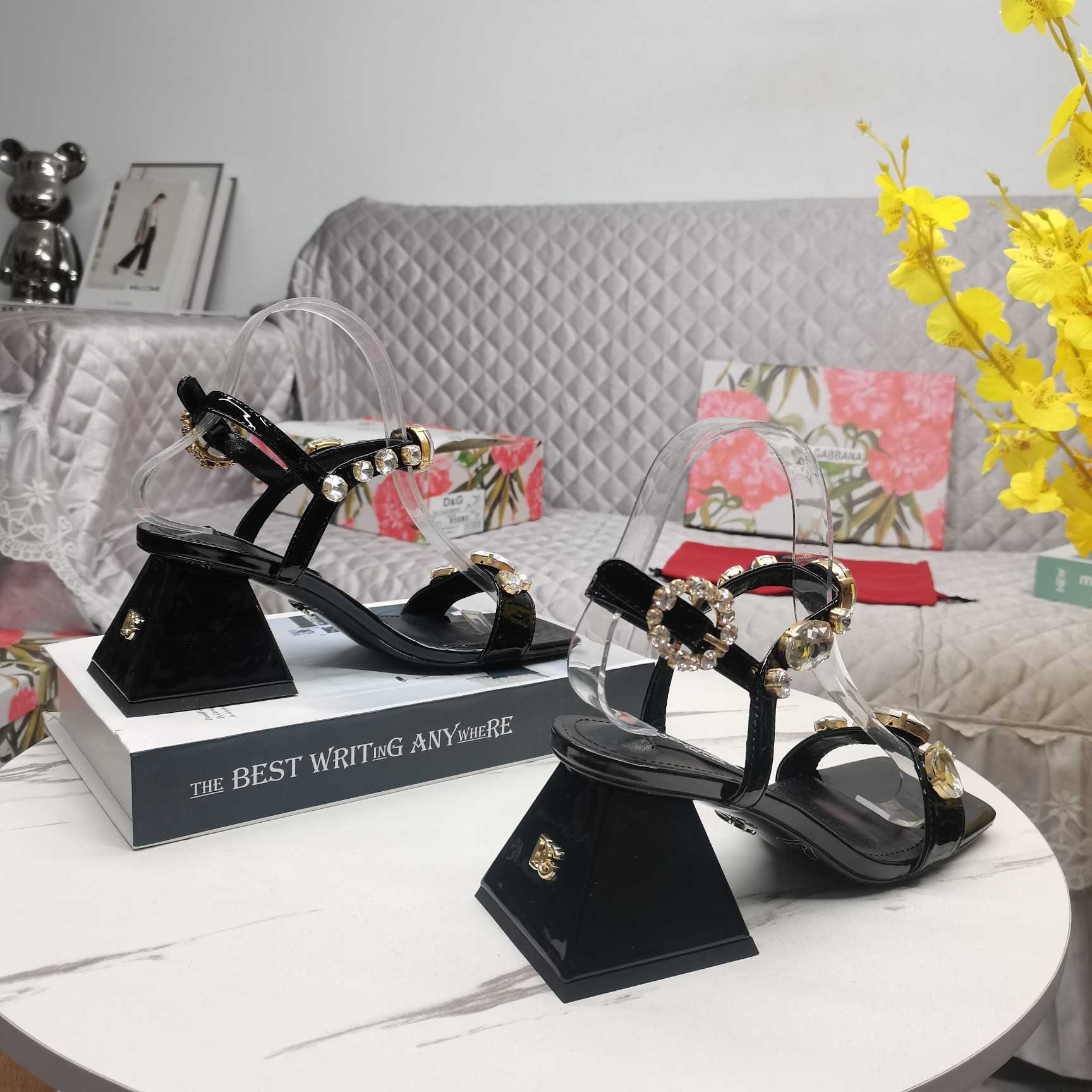 Dolce & Gabbana Polished Calfskin Sandals With Crystals - DopestKickz