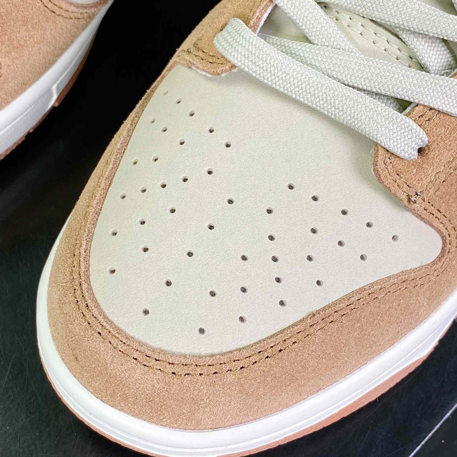 Nike Dunk Low Sneaker           fd0873-126 - DopestKickz