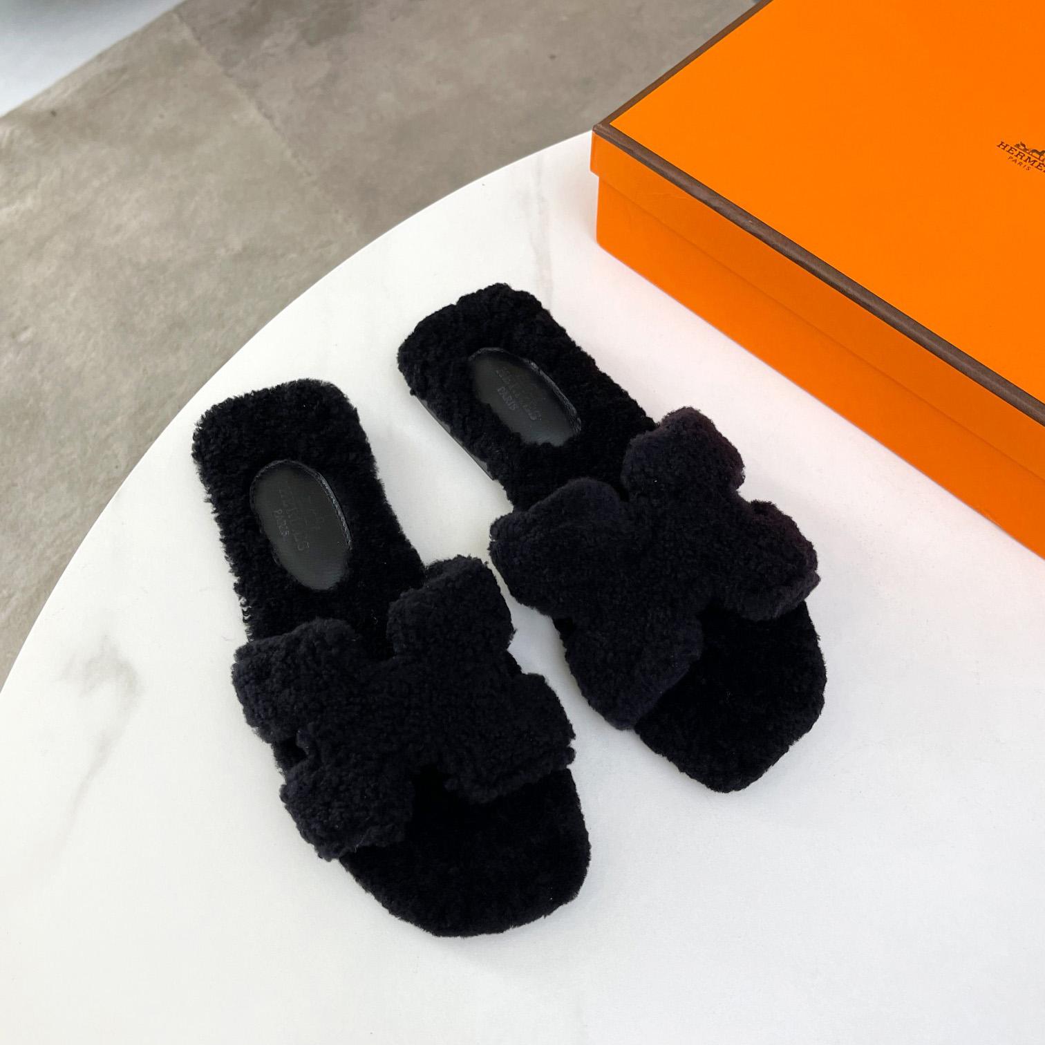 Hermes Shearling Oran Sandal - DopestKickz