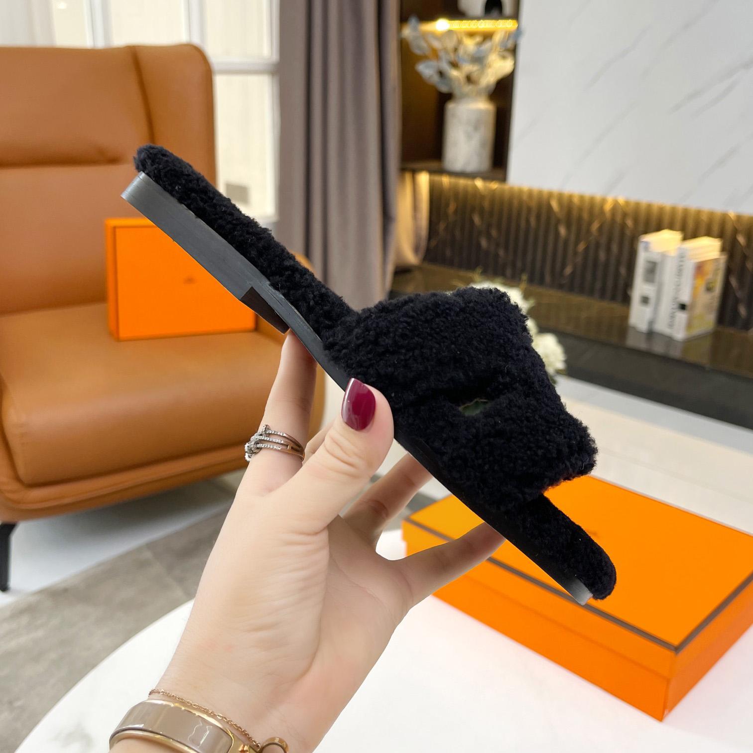 Hermes Shearling Oran Sandal - DopestKickz