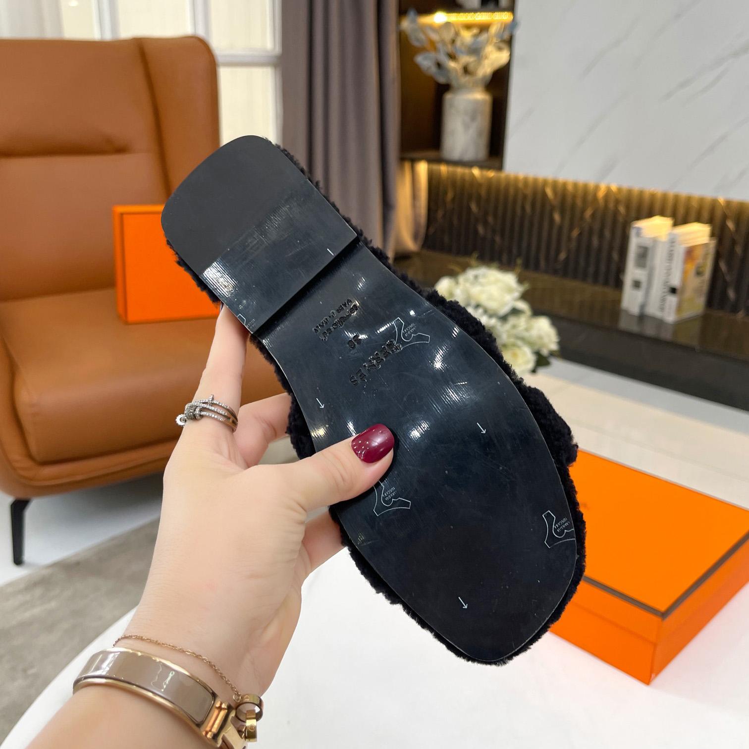 Hermes Shearling Oran Sandal - DopestKickz