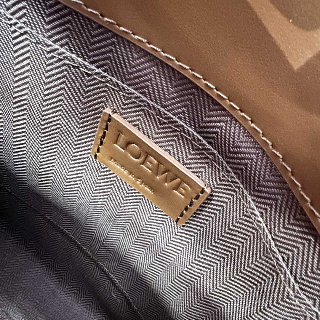 Loewe Standard A5 Tote In Sleek Calfskin - DopestKickz