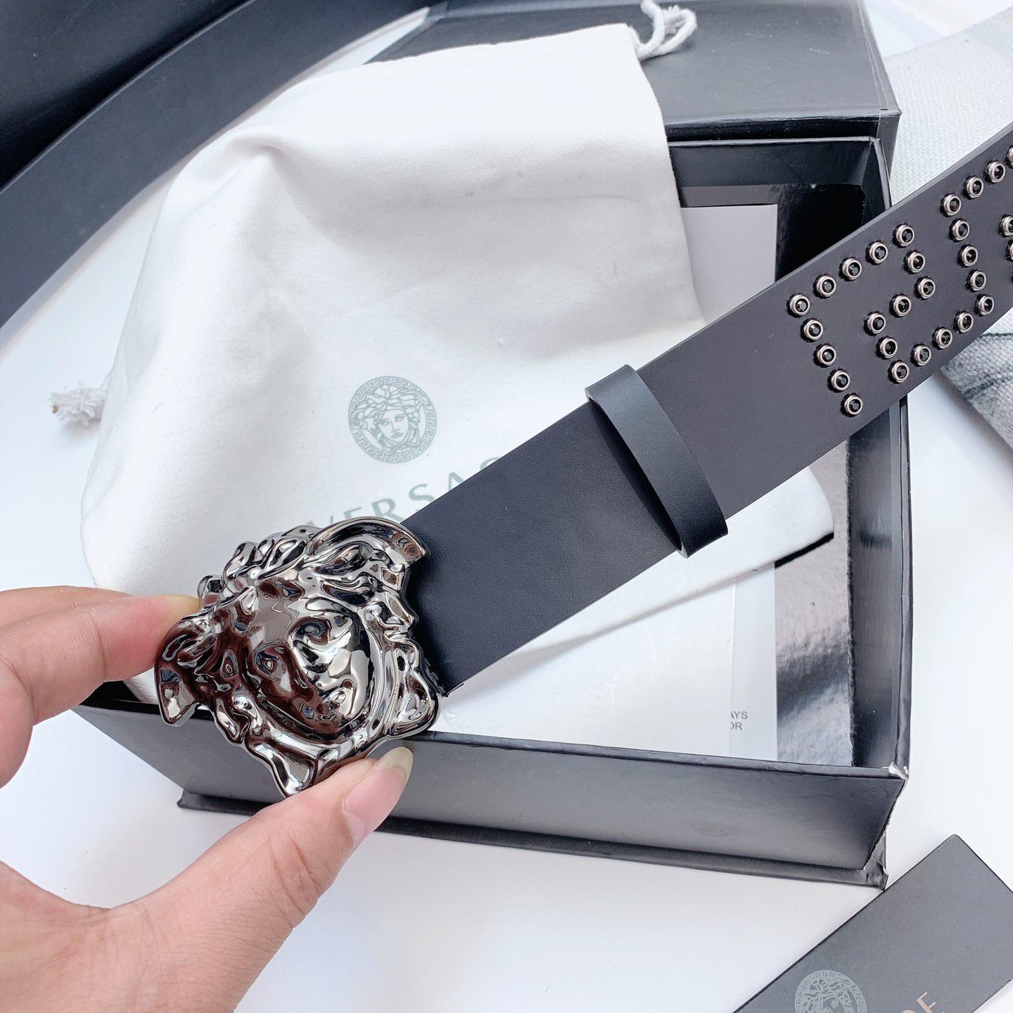 Versace Medusa Leathre Belt    40mm - DopestKickz