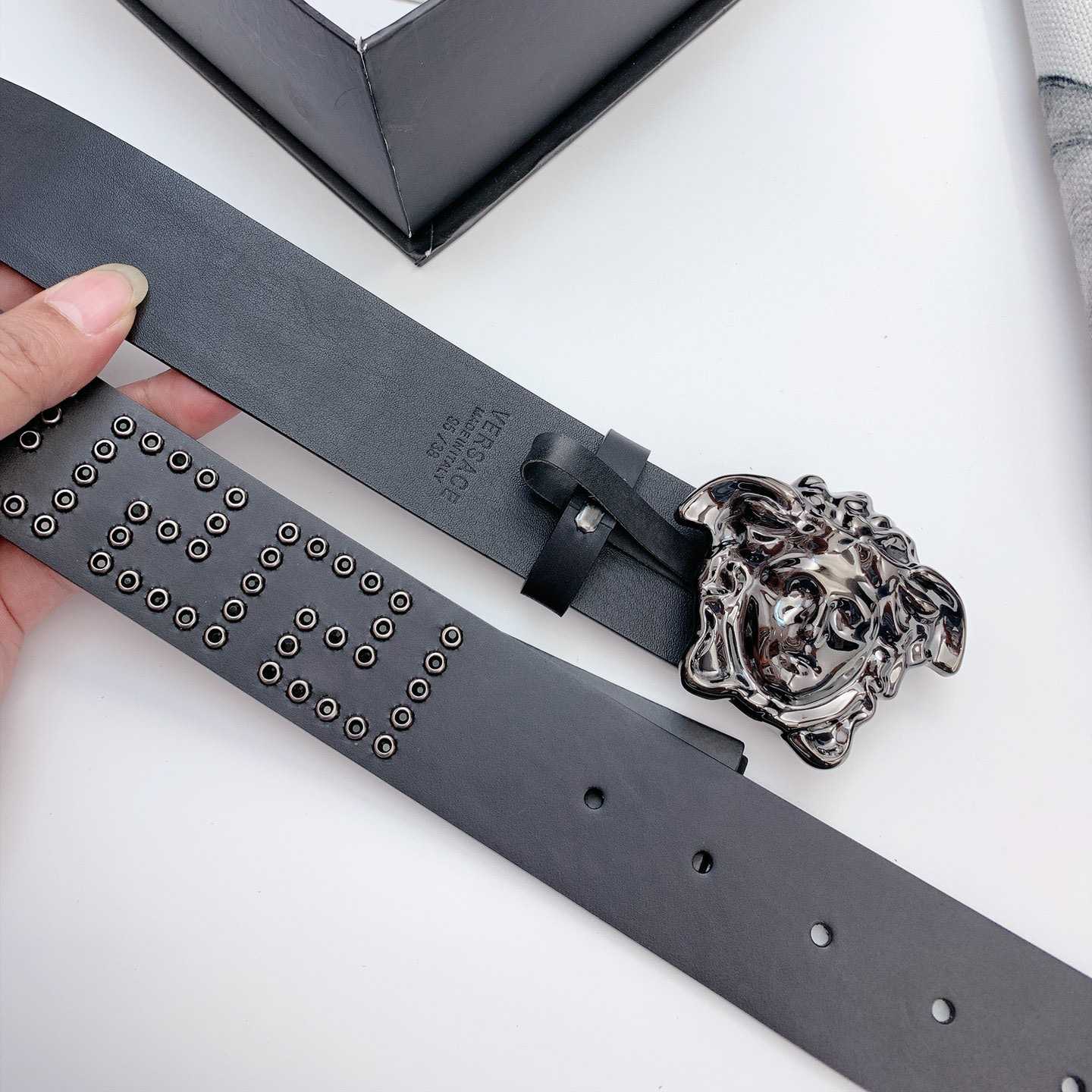 Versace Medusa Leathre Belt    40mm - DopestKickz