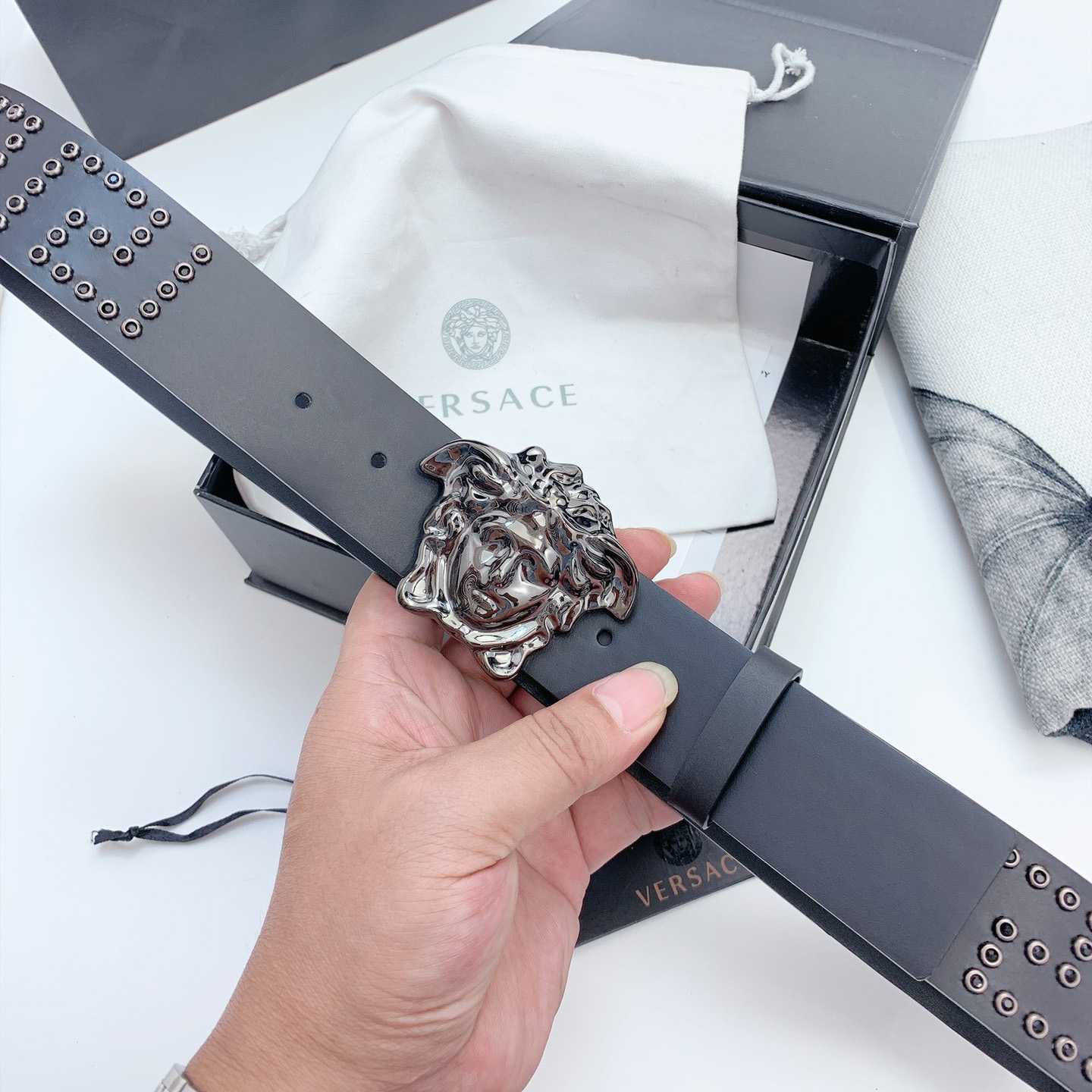 Versace Medusa Leathre Belt    40mm - DopestKickz