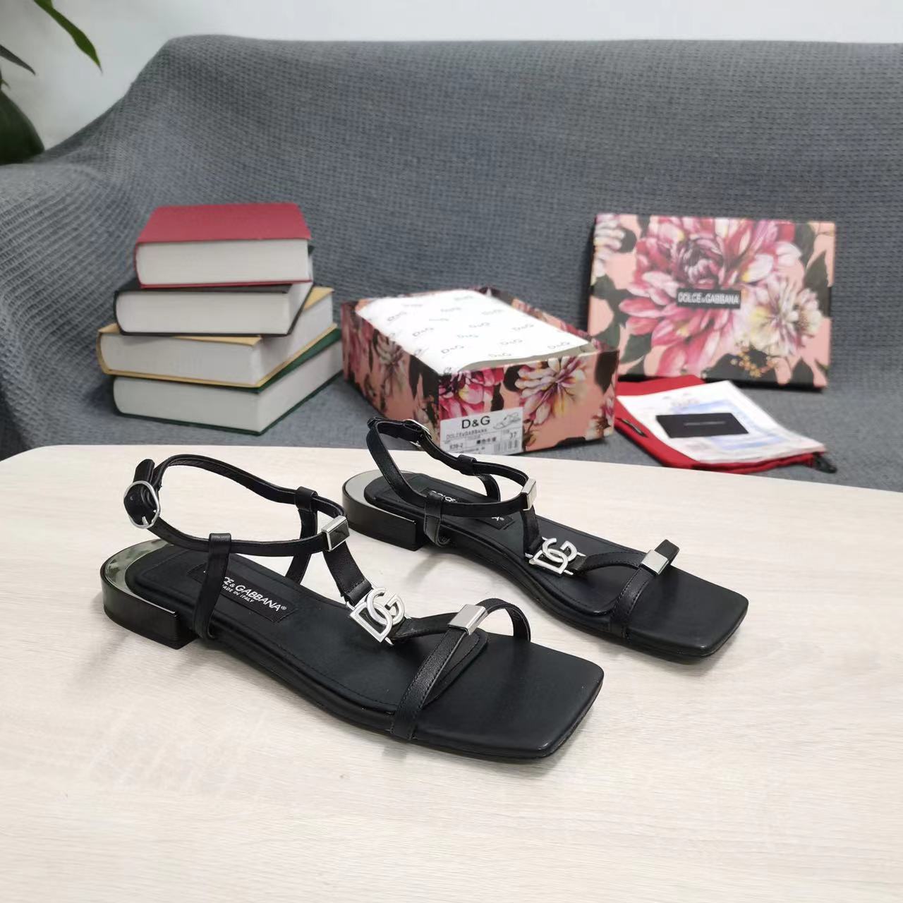 Dolce & Gabbana Leather Square Toe Sandals With Silver Logo - DopestKickz