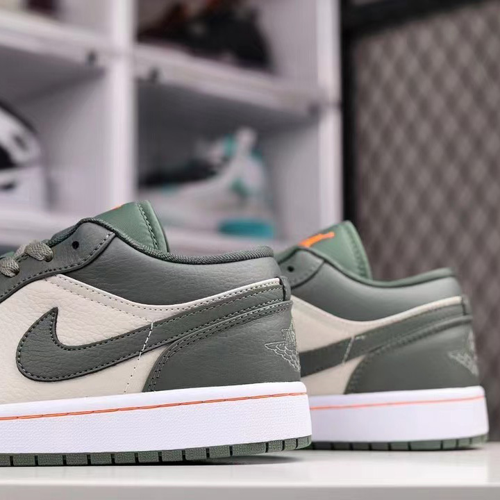 Air Jordan 1 Low Sneaker   553558-121 - DopestKickz