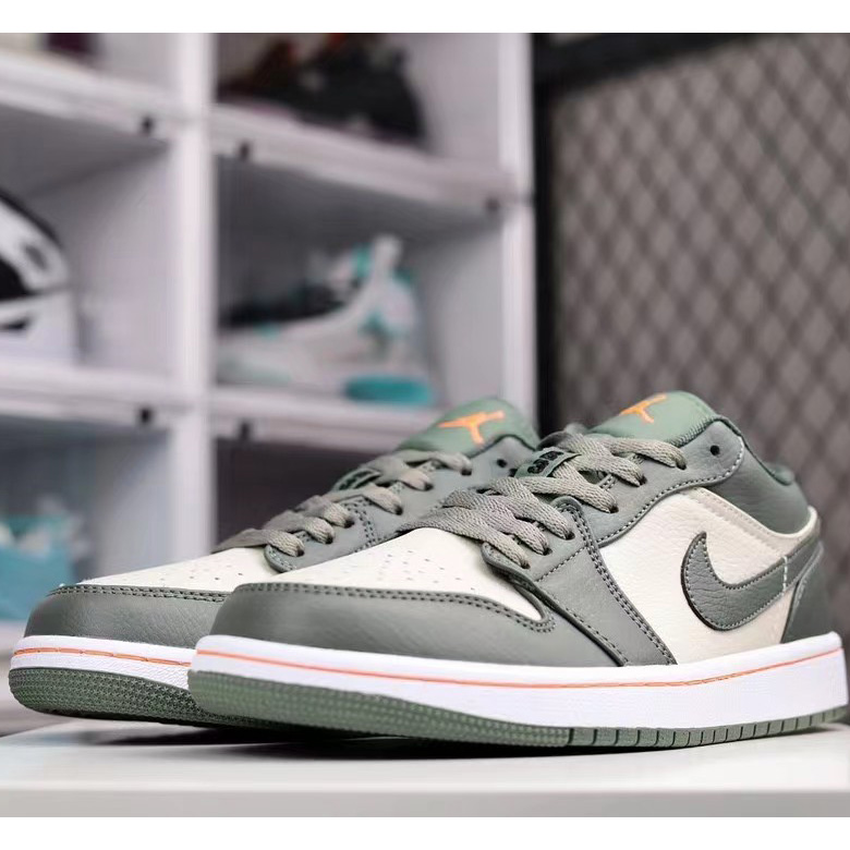 Air Jordan 1 Low Sneaker   553558-121 - DopestKickz