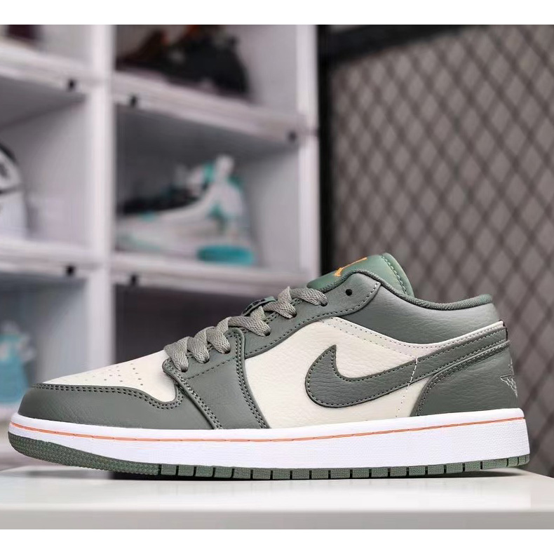 Air Jordan 1 Low Sneaker   553558-121 - DopestKickz