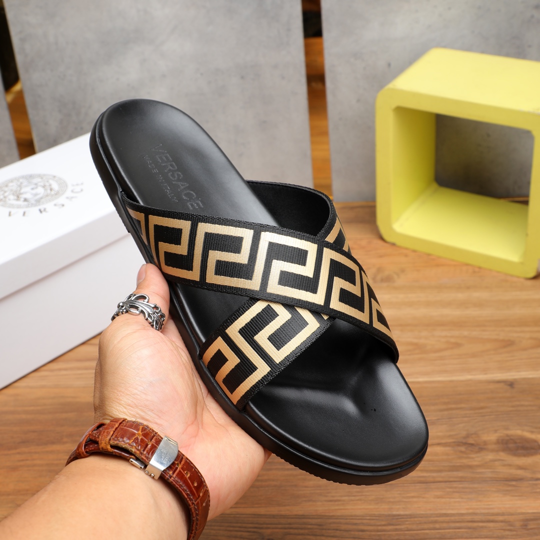 Versace Logo-print Open-toe Slides - DopestKickz