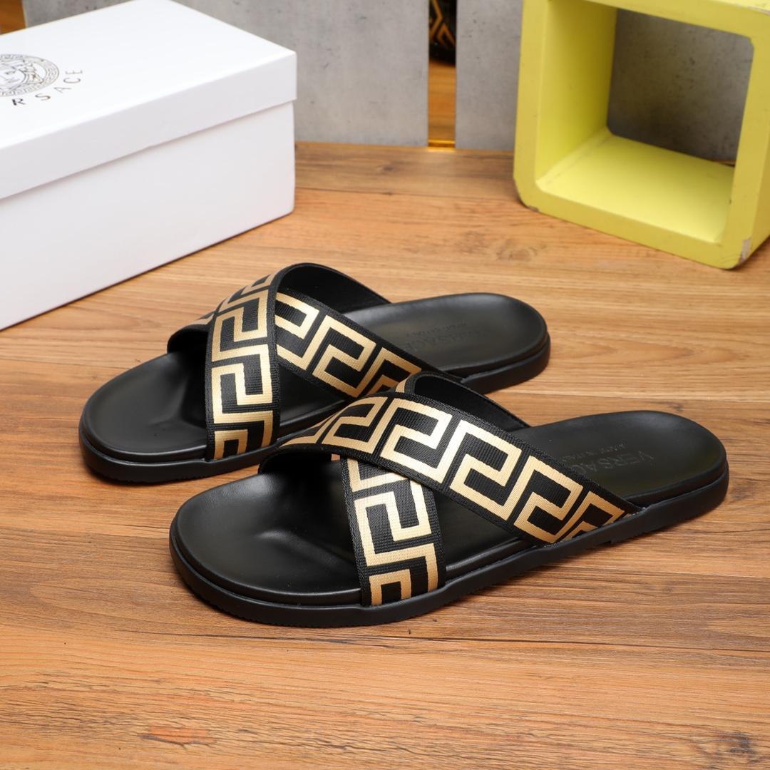 Versace Logo-print Open-toe Slides - DopestKickz