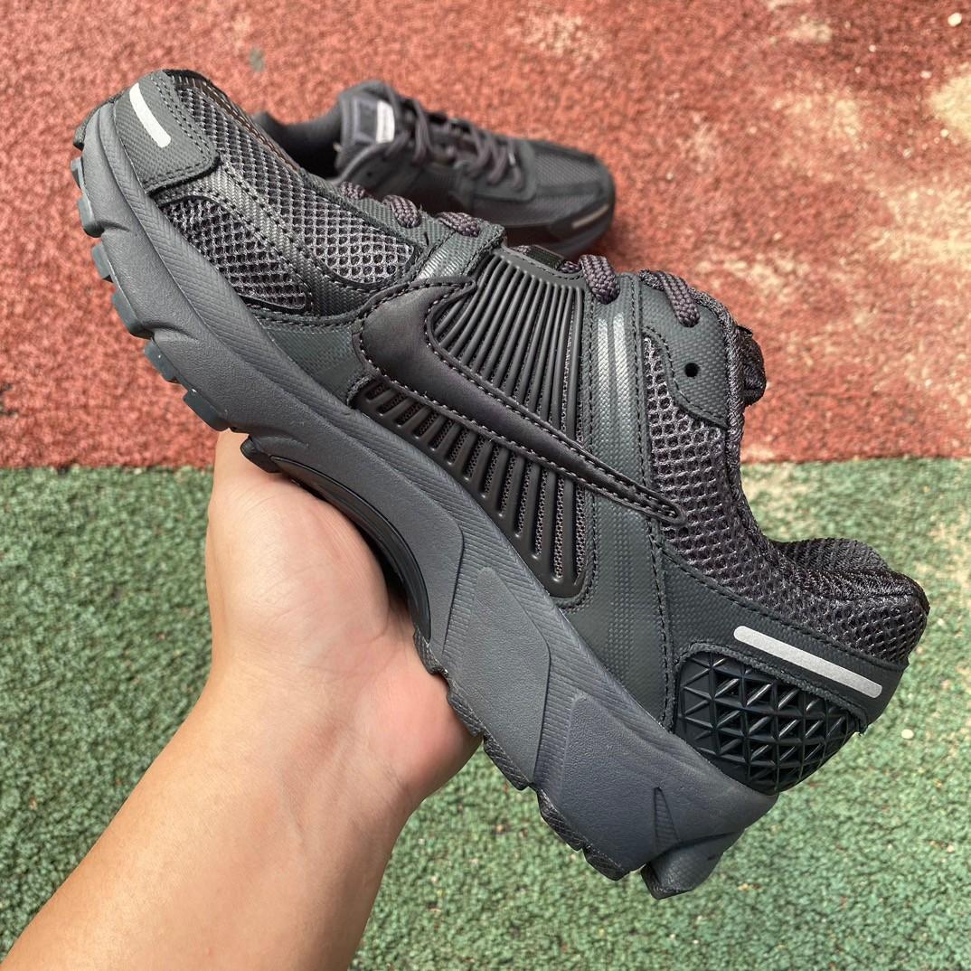 Nike Air Zoom Vomero Sneaker      bv1358-002 - DopestKickz