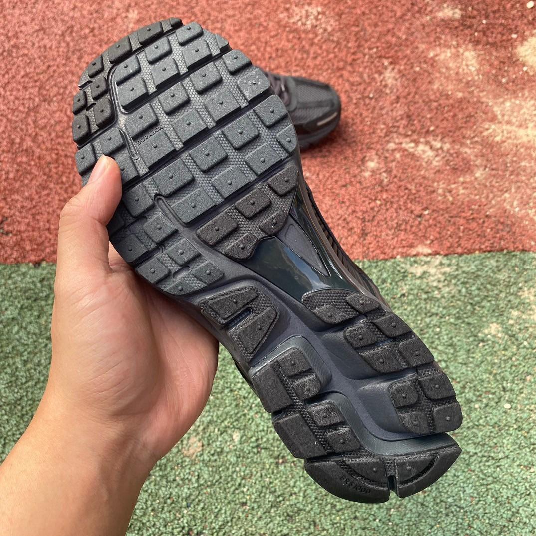 Nike Air Zoom Vomero Sneaker      bv1358-002 - DopestKickz