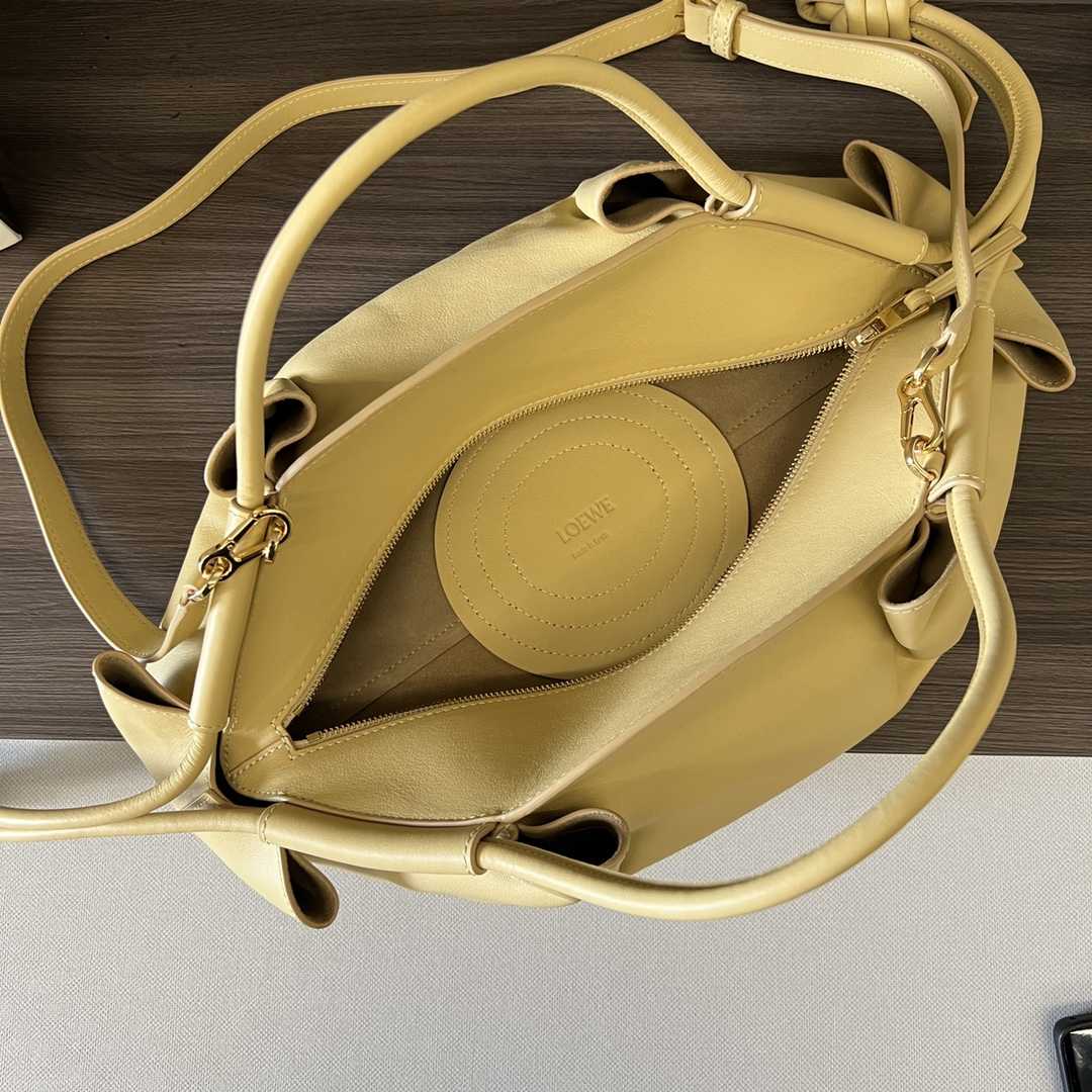 Loewe Paseo Bag In Shiny Nappa Calfskin - DopestKickz