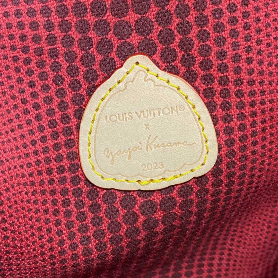 Louis Vuitton LV x YK Pochette Metis​  (25 x 19 x 7cm)       M46384 - DopestKickz