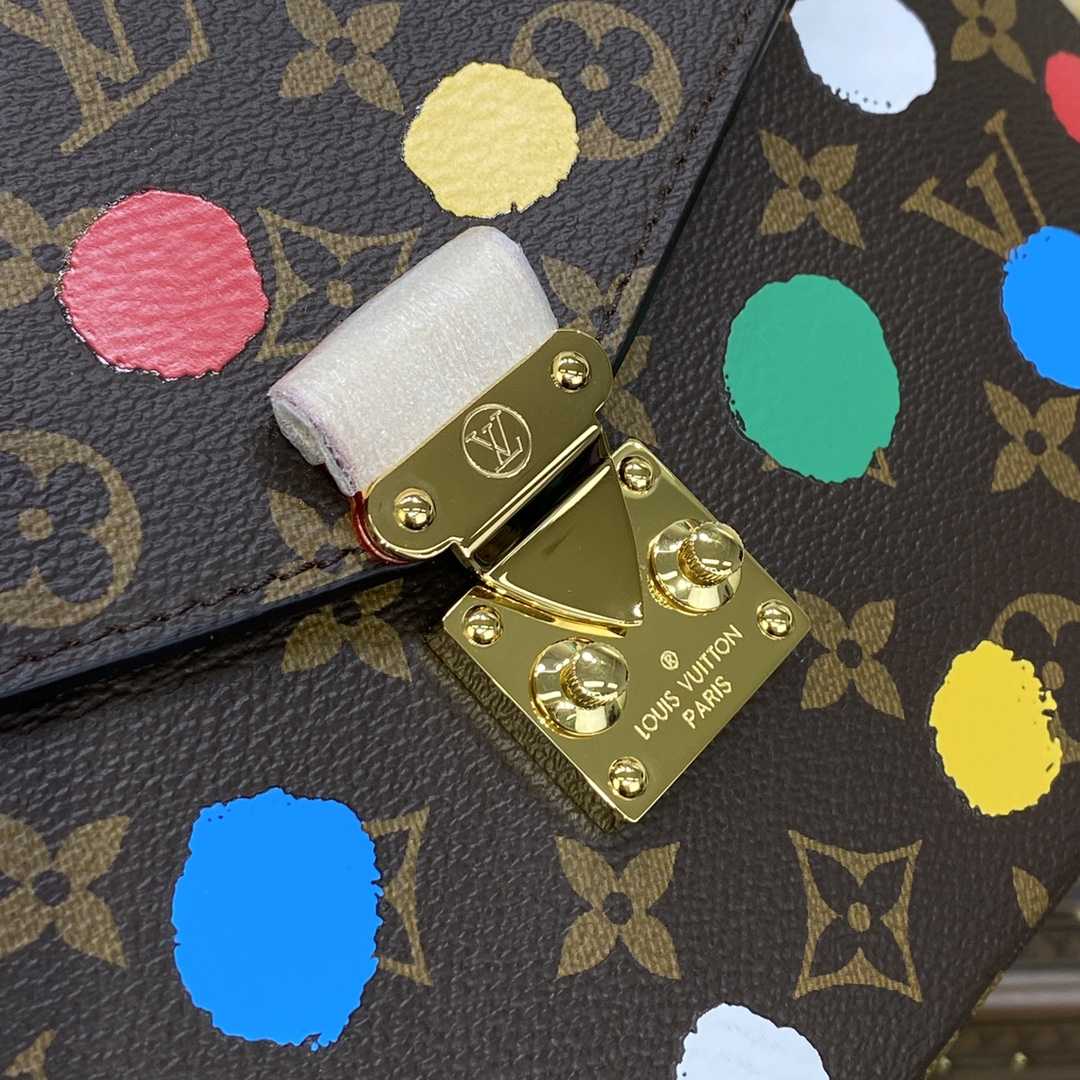 Louis Vuitton LV x YK Pochette Metis​  (25 x 19 x 7cm)       M46384 - DopestKickz