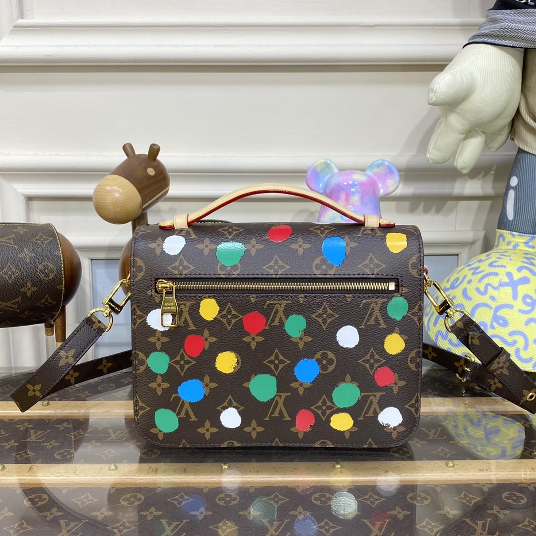 Louis Vuitton LV x YK Pochette Metis​  (25 x 19 x 7cm)       M46384 - DopestKickz