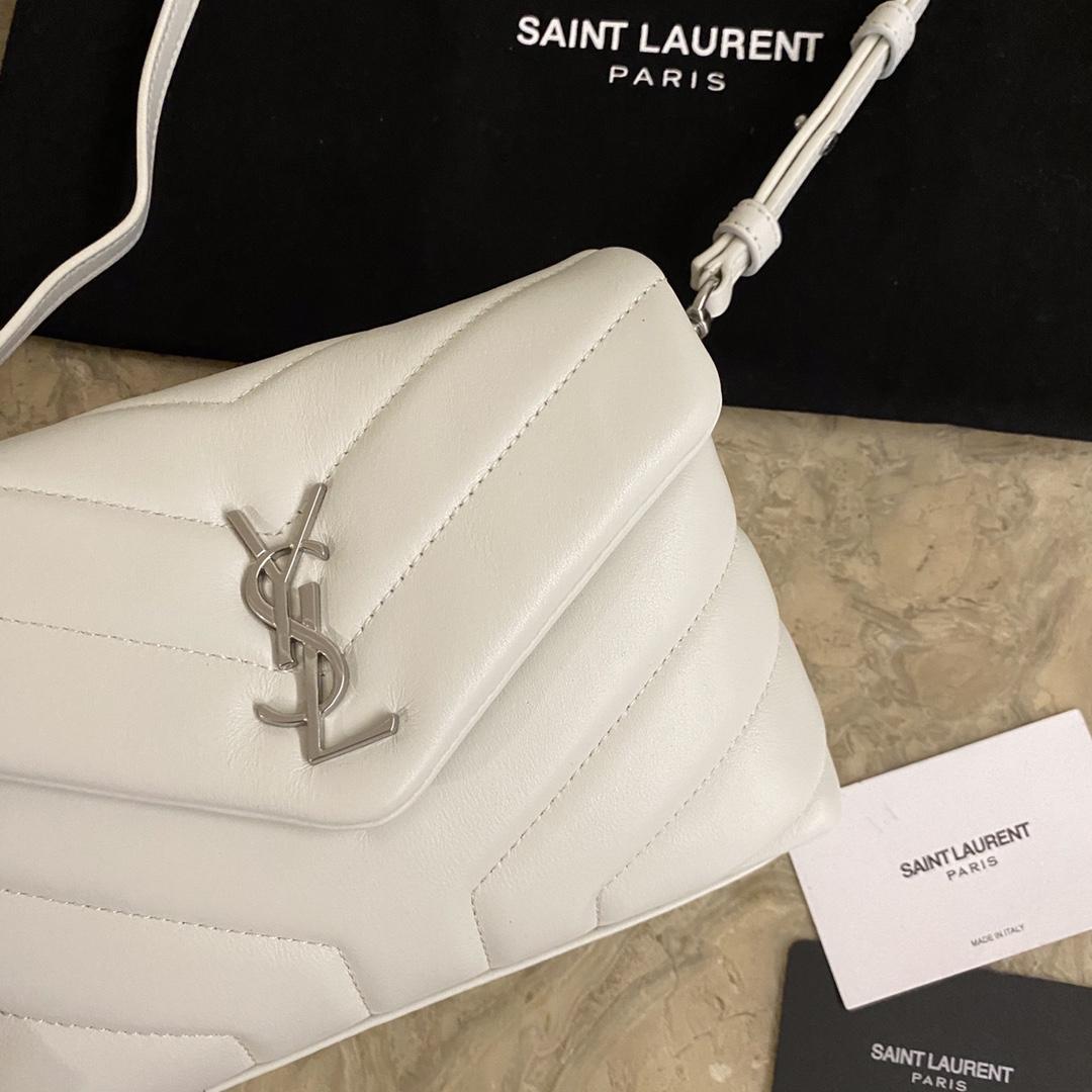 Saint Laurent Loulou Shoulder Bag (20x7x15cm) - DopestKickz