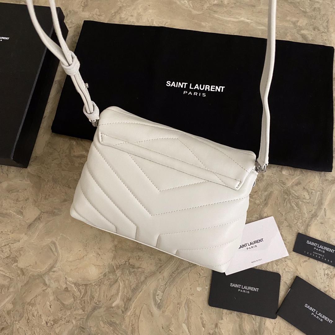 Saint Laurent Loulou Shoulder Bag (20x7x15cm) - DopestKickz