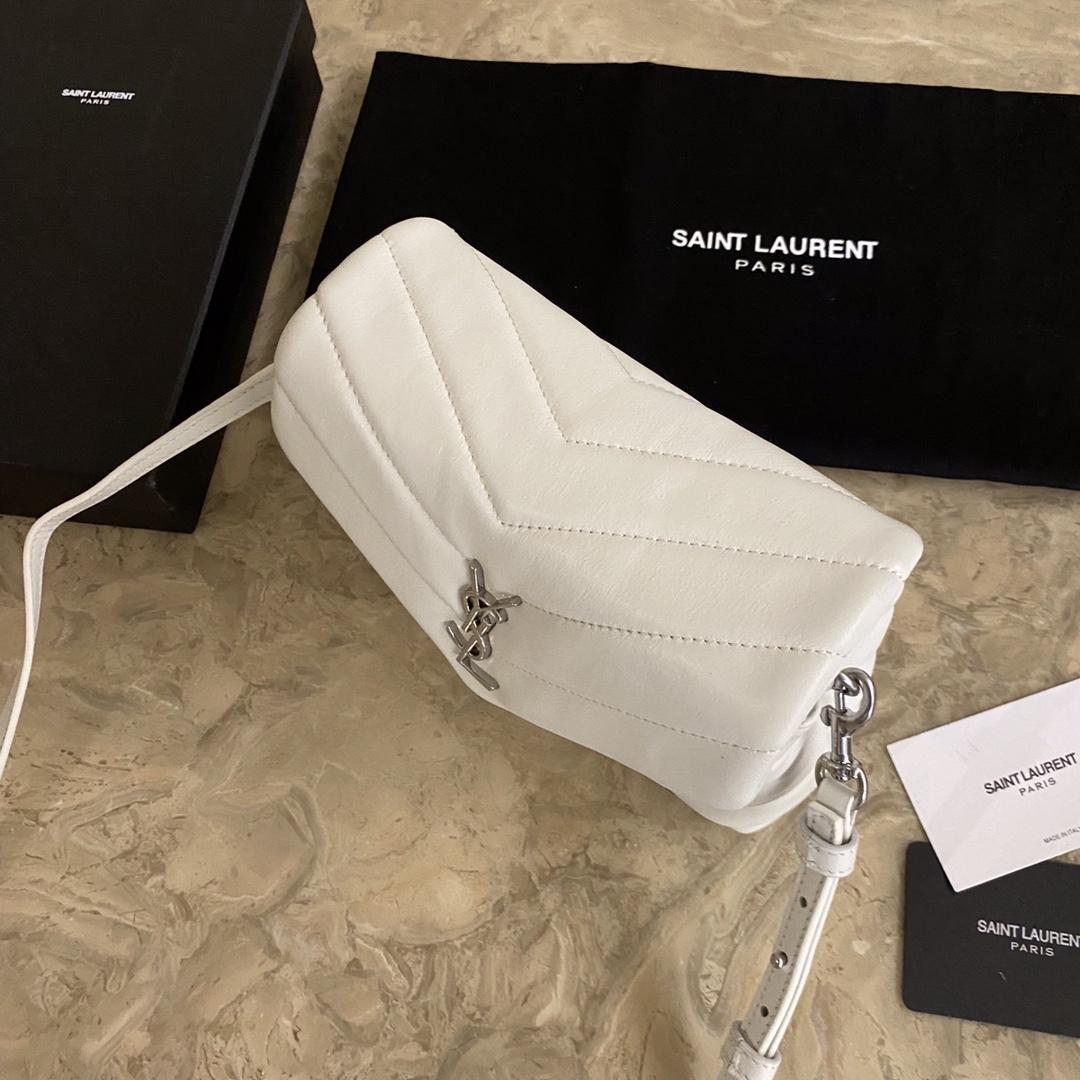 Saint Laurent Loulou Shoulder Bag (20x7x15cm) - DopestKickz