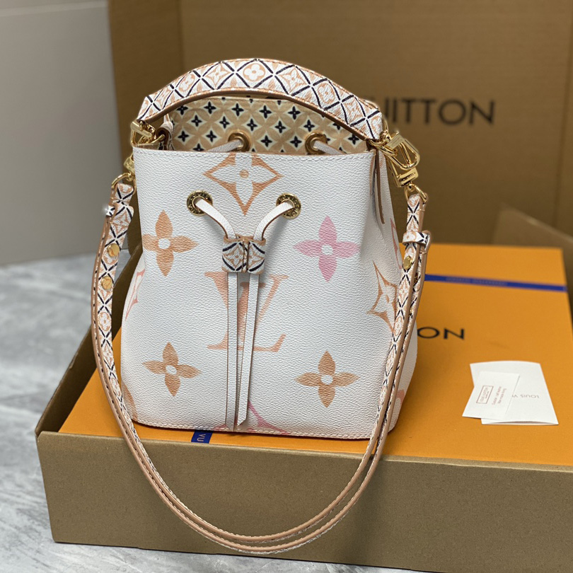 Louis Vuitton Néonoé BB  (20 x 20 x 13 cm)  M22985 - DopestKickz