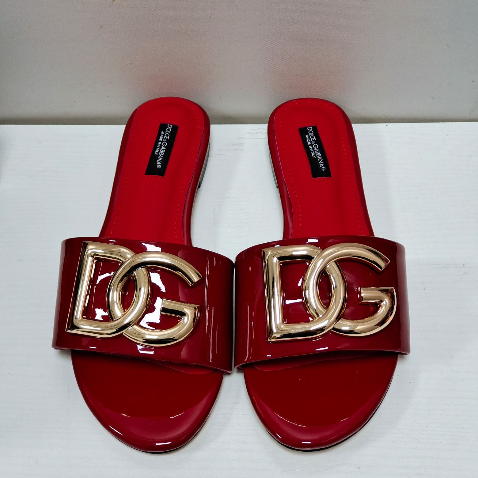 Dolce & Gabbana Polished Calfskin Sliders With DG Logo - DopestKickz