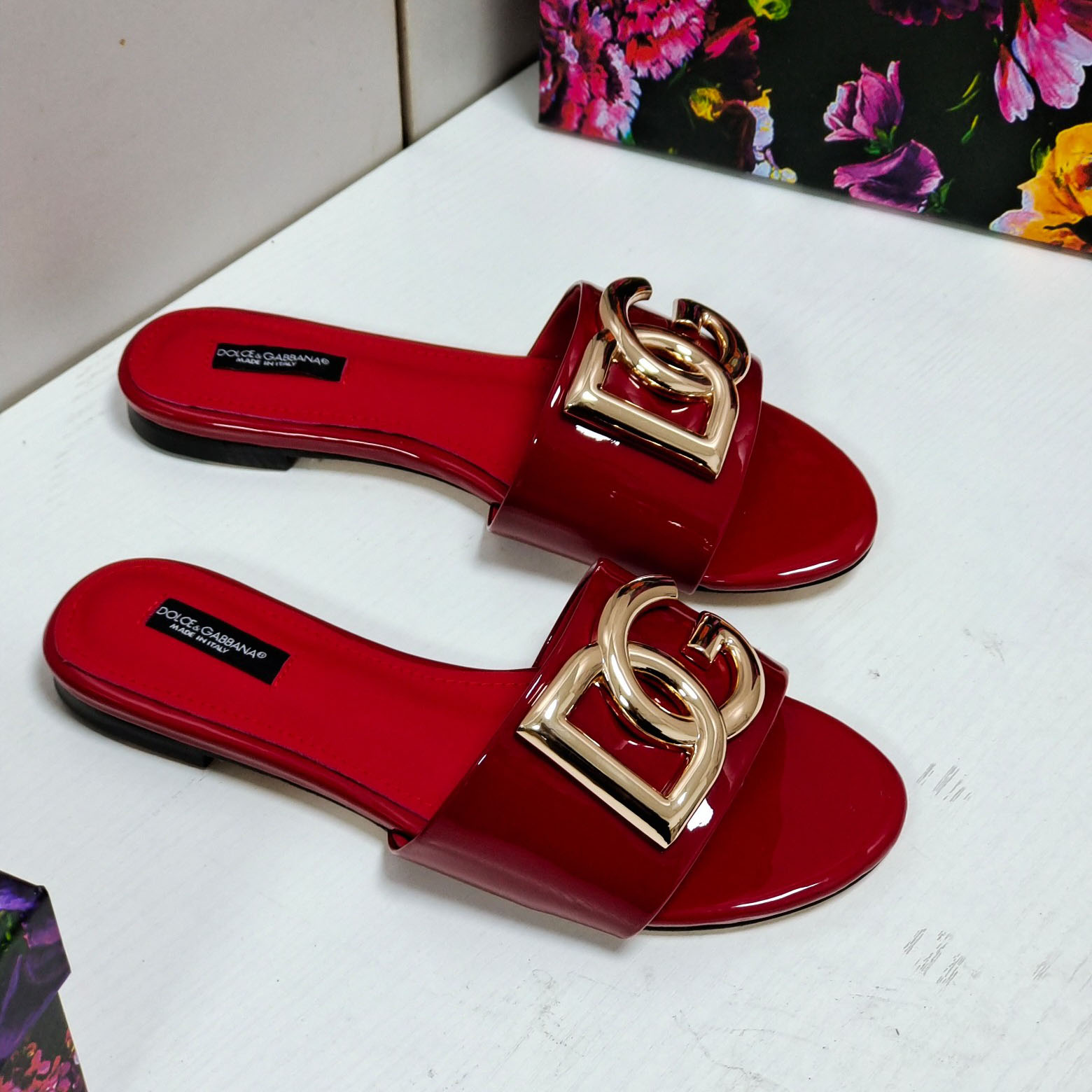 Dolce & Gabbana Polished Calfskin Sliders With DG Logo - DopestKickz