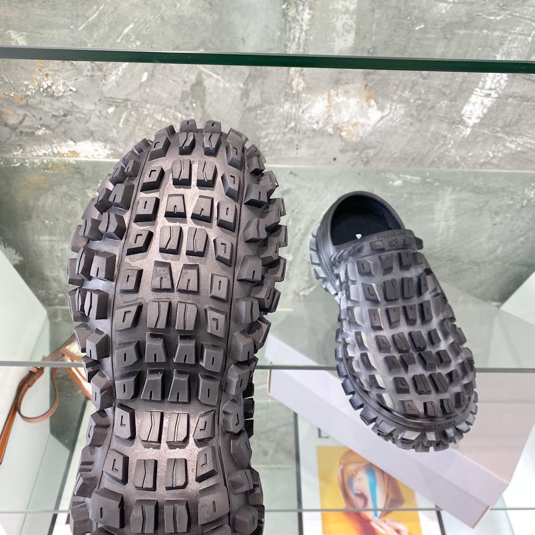 Balenciaga Defender Clog In Black Rubber - DopestKickz