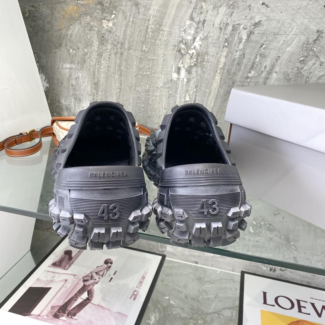 Balenciaga Defender Clog In Black Rubber - DopestKickz