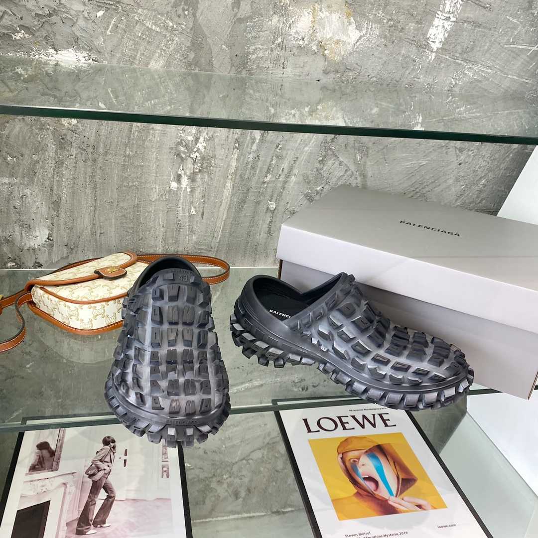Balenciaga Defender Clog In Black Rubber - DopestKickz
