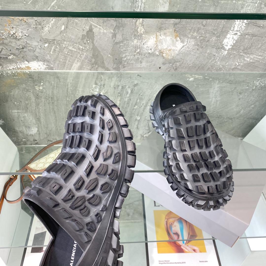 Balenciaga Defender Clog In Black Rubber - DopestKickz