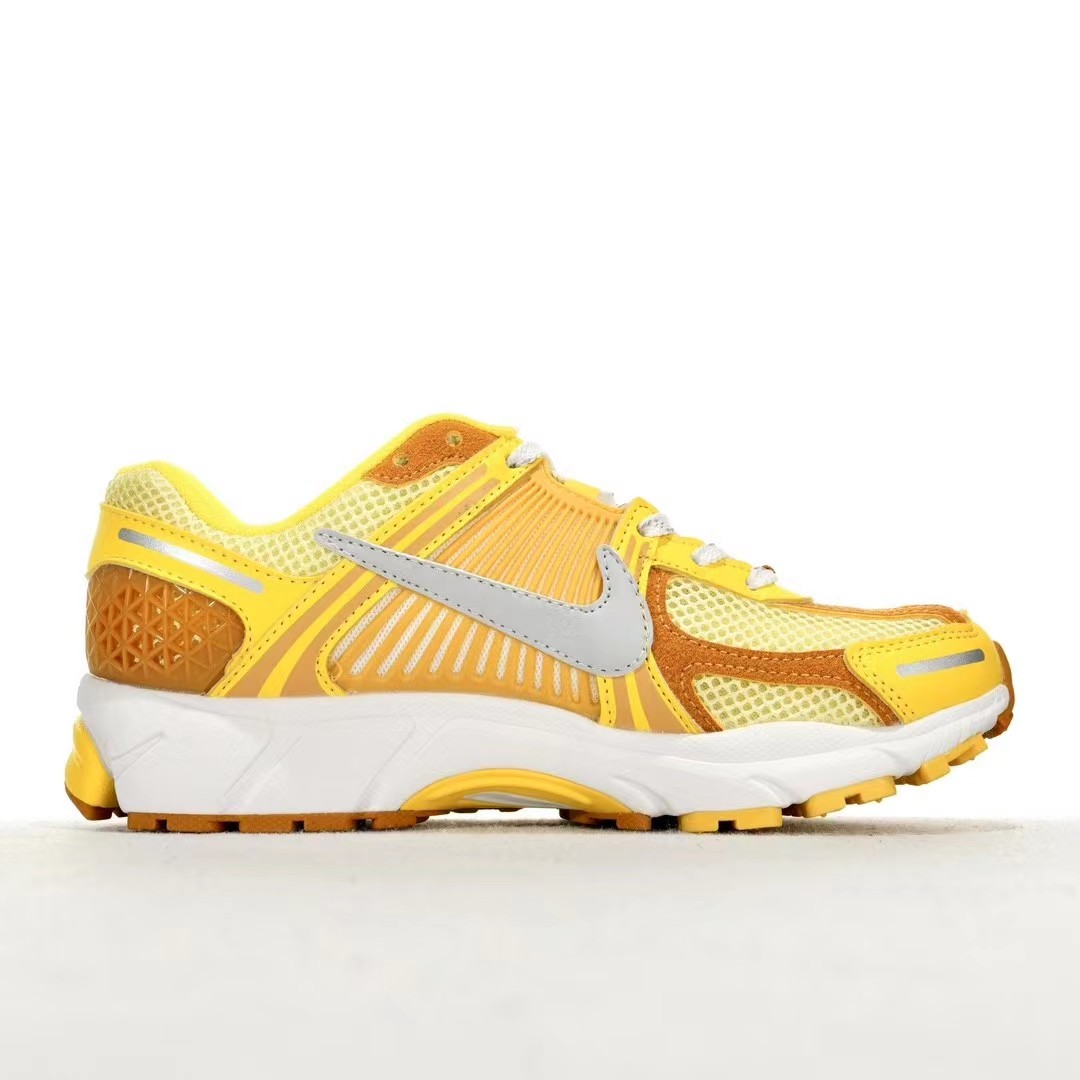 Nike Zoom Vomero 5 Sneaker   FJ4453-765 - DopestKickz