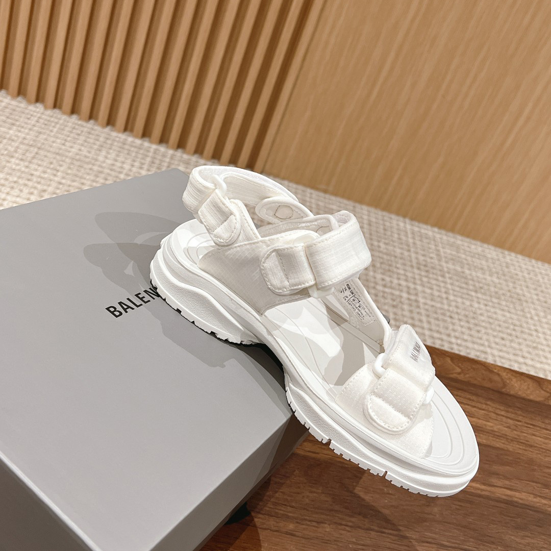 Balenciaga Women's Tourist Sandal In White - DopestKickz