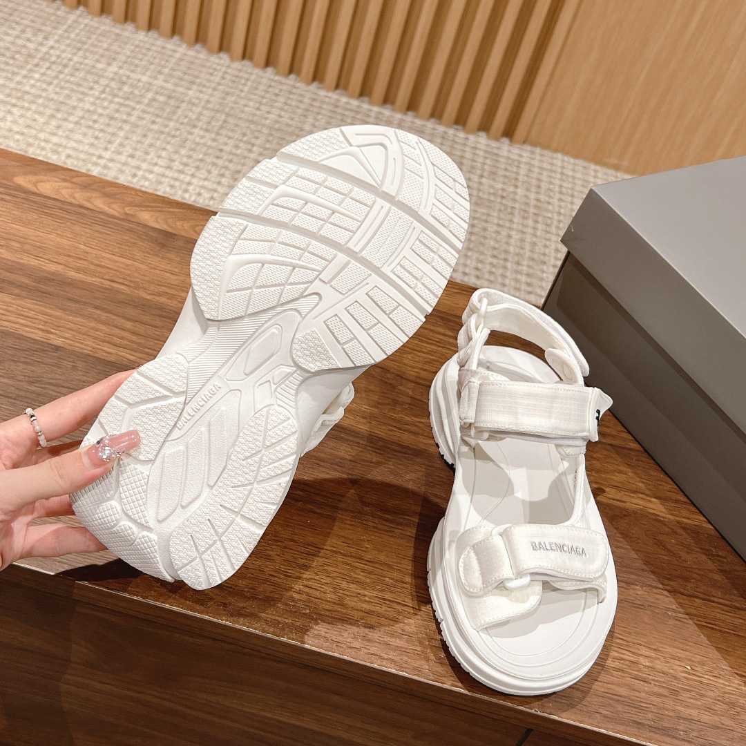 Balenciaga Women's Tourist Sandal In White - DopestKickz