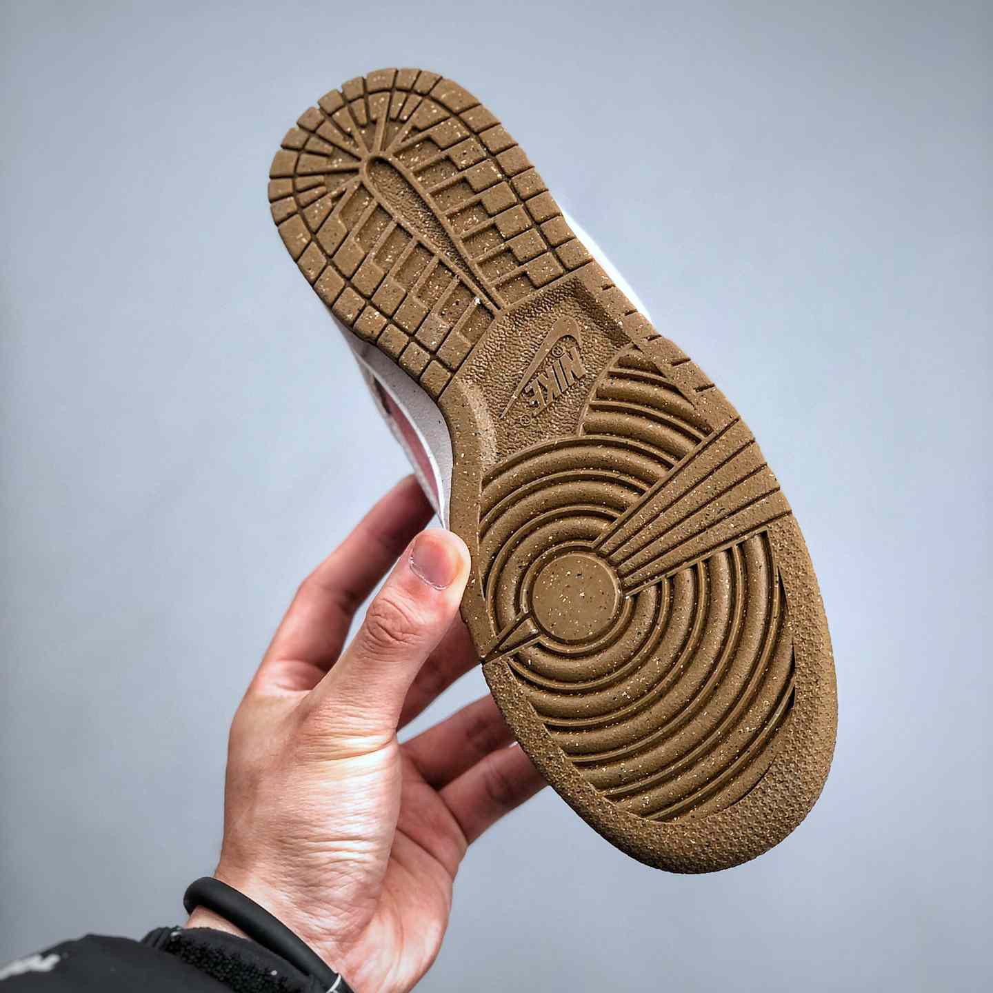 Nike Dunk Low SE Sneaker        DO9457-117 - DopestKickz